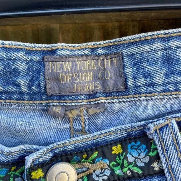 NYC Design Company Boho Vintage Embroidered 80s 90s High Waisted Straight Jeans - Picture 4 of 7
